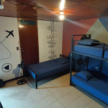 The Spot Hostel Леон Екстер'єр фото