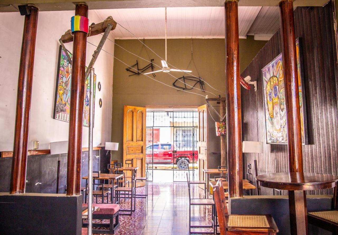 The Spot Hostel Леон Екстер'єр фото