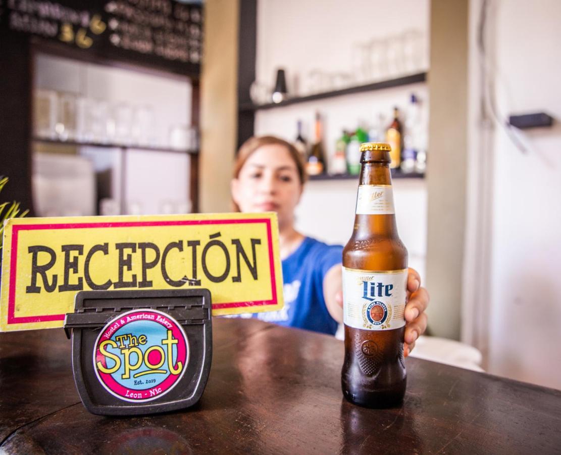 The Spot Hostel Леон Екстер'єр фото