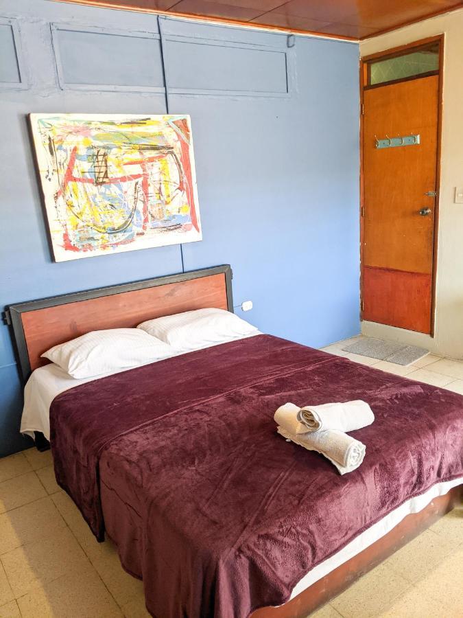 The Spot Hostel Леон Екстер'єр фото