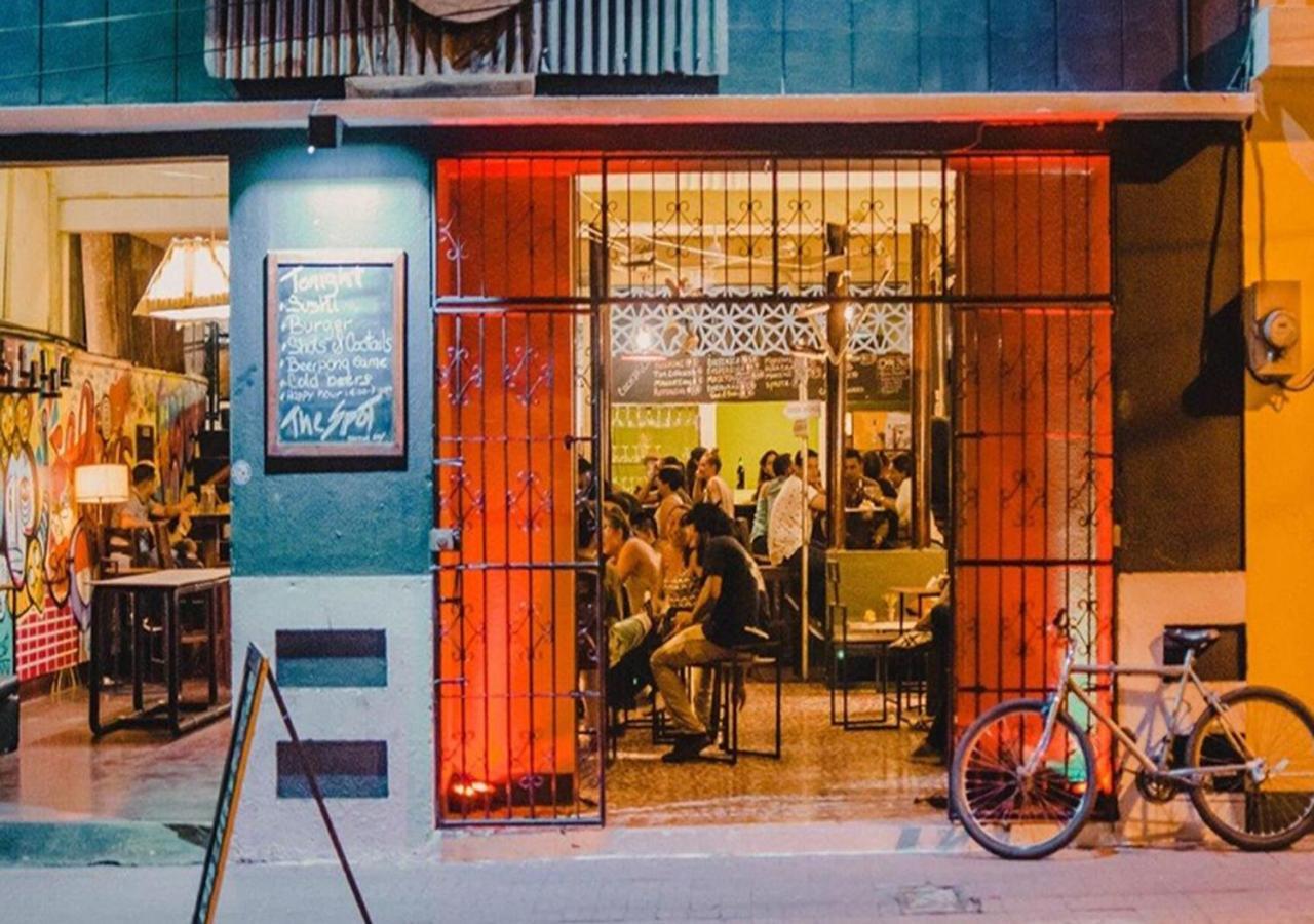 The Spot Hostel Леон Екстер'єр фото